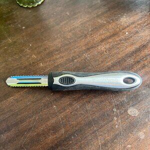 New alpine cuisine swivel vegetable peeler